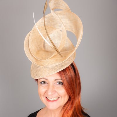 Beautiful and elegant hats for discerning ladies and gentlemen Based in Henley on Thames
