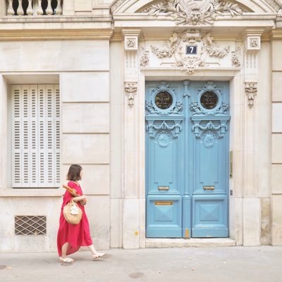 Kaori Auf Twitter パリ16区のプチホテル Hotel Pastel Paris 全く有名な所ではないけれど エッフェル塔 まで徒歩10分でピンクや水色の壁紙が可愛い 何より2万円以下で コスパも 窓から見えるのはパリらしいアパルトマン 私 パリにいる と実感できる窓からの