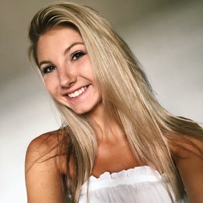 anyatobinn's profile picture. 