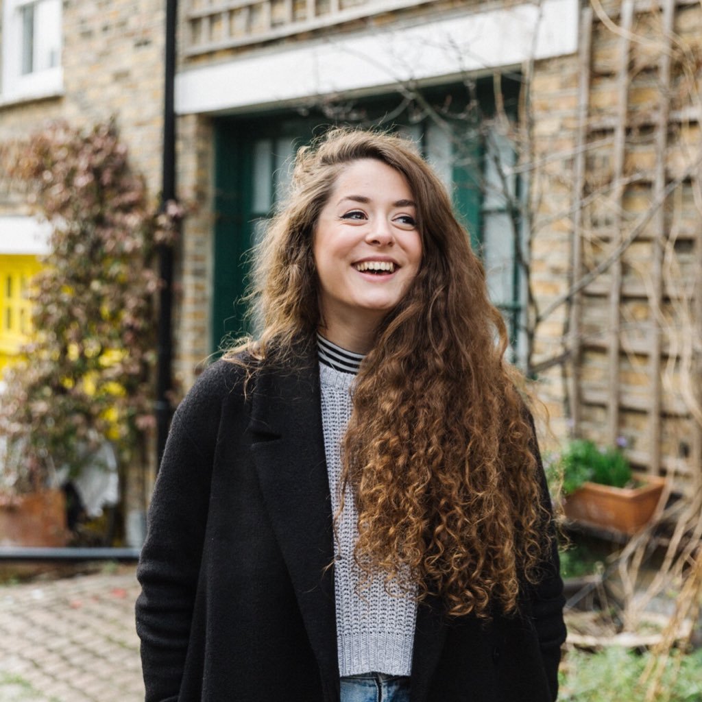 Producing @rambertdance | Social Media Manager @heliconstories | 🇬🇧🇫🇷 | she/her