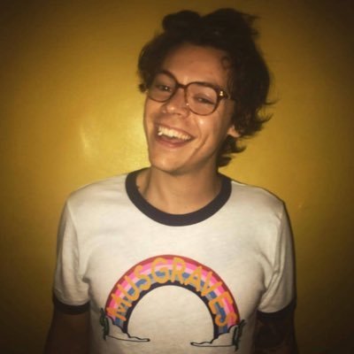 Hey love! you just got a free follow from @_sunflowerlwtt follow her and rt her pinned or you’ll lose my follow! All the love x
