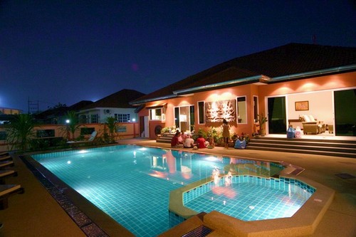 pattaya_thai's profile picture. Thailand Holiday Homes rents luxury villas throughout Thailand.