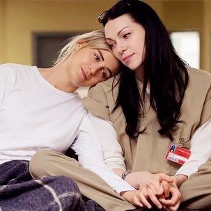 Instagram - @team_oitnb_