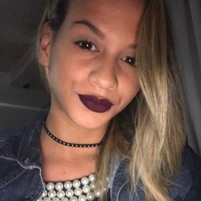 Ela é de peixes e enxerga muito mais fundo do que a superfície da vida.