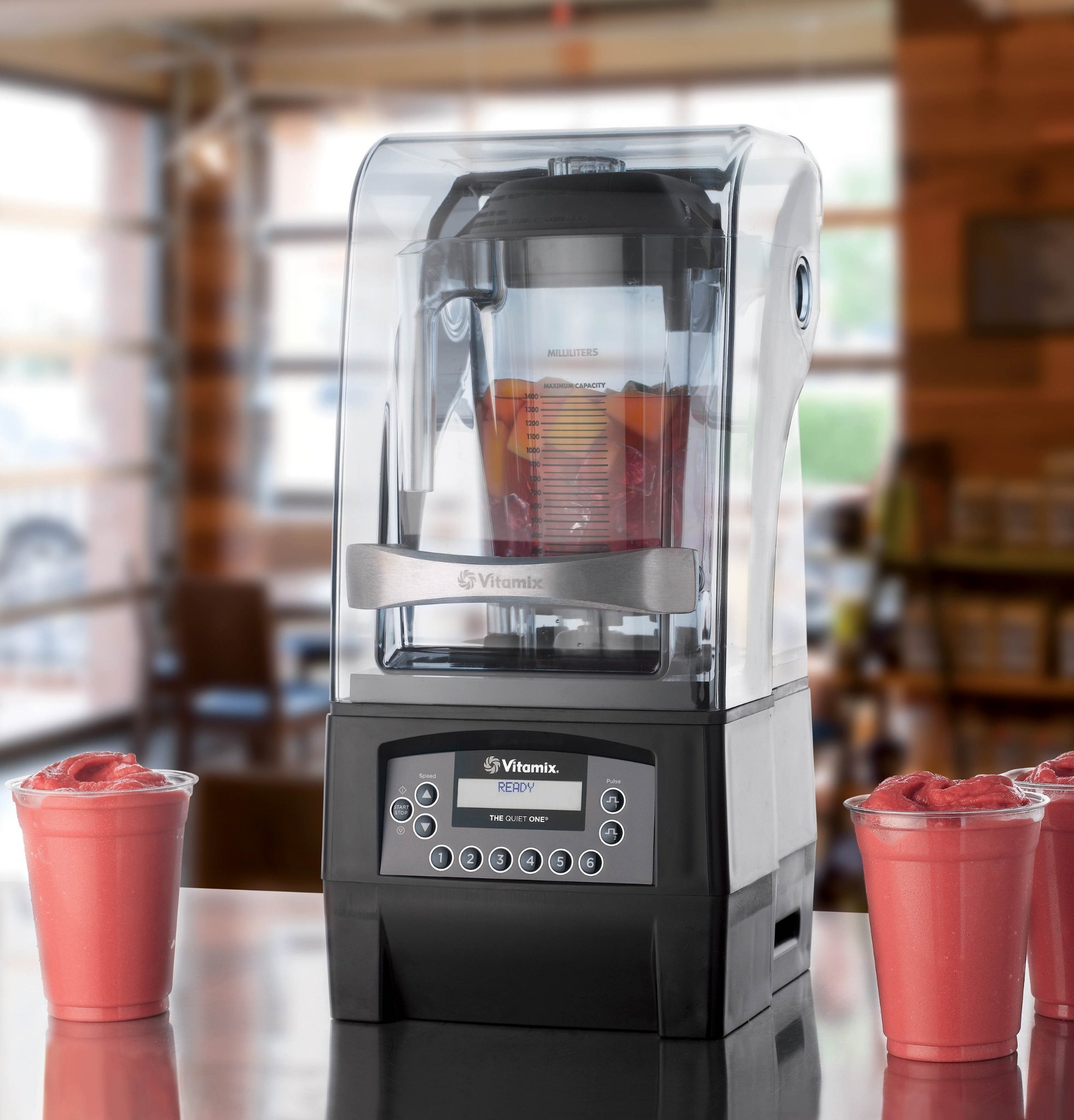 A varied menu is required to be in the cafe today. Blender Vitamix Drink Machine Advance with 1-button pulse and 6 different grinding speed is controlled by the