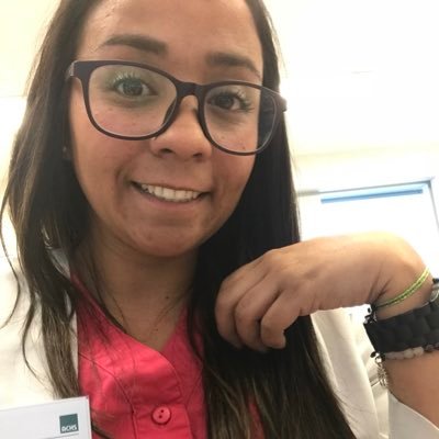 XiMeNa_RoSaS's profile picture. Médico Colombiana, probando experiencias en el extranjero, pasión por los animales, la vida y las bendiciones de Dios!