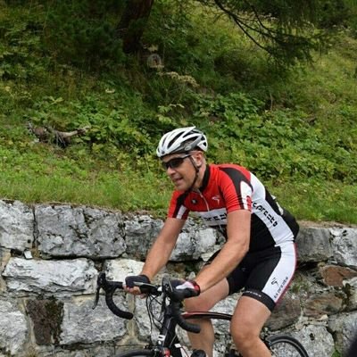 Music, Reading, Cycling, Italy, Canada. MTB, CX and Road.
TC Presto. Lago di Como. Campagnolo. Ridley.