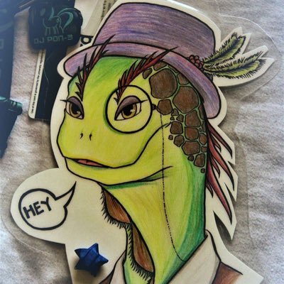 LinheraptorA's profile picture. Handmade papercraft designs • Dino furry trash 🦖 • Tabling with @DeerHDraws & @StudioHanaaa at FE 2019!
