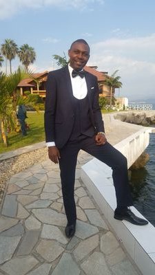 ntumba_roy's profile picture. homme simple modeste ouvert pensif optimiste objectif progressif large