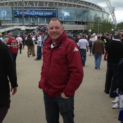 Derby County, Dallas Cowboys England Cricket fan. Will watch most sports lol.