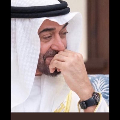يا صاحبي لا معي تتعب ولا تشقى يتبدل الوقت واخلاقي هي اخلاقي ان جيت ارحّب واذا رحت تبقى انت اكثر انسان حبيته من اعماقي