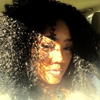 Veronique_her's profile picture. Job Coach, Notary, Motivational Soulchild. Just a baddie who loves fine dining! (food, drinks & atmosphere!)💋🥂