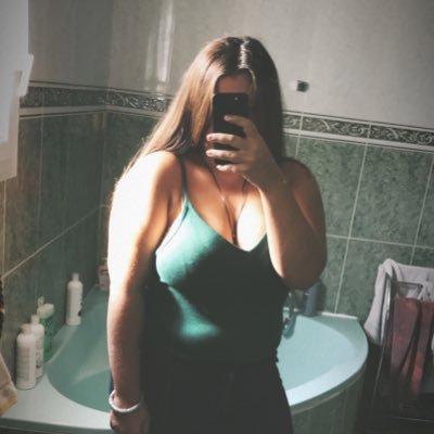 ThunderstromKy's profile picture. 📚 information and communication student 💬 
🇫🇷🇵🇹
passion : 📷🎨🛒