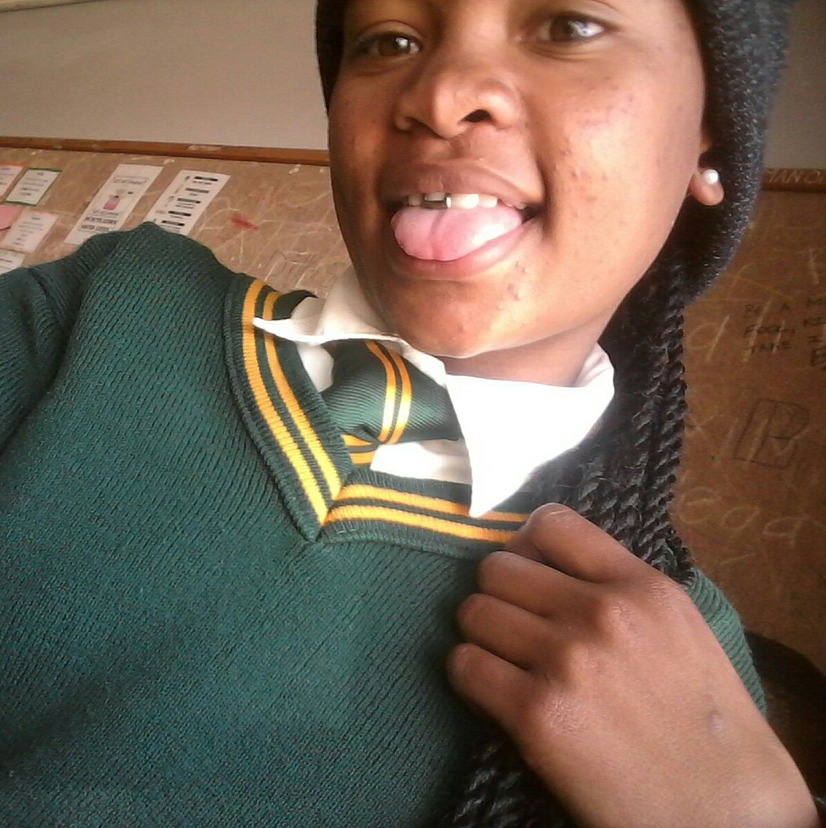 Rashmeen11's profile picture. They say I goht a "snob attitude"😣😮...Fools😕😕