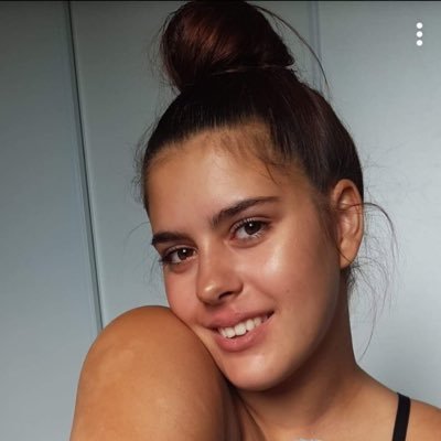 BesanconJade's profile picture. basket h💘