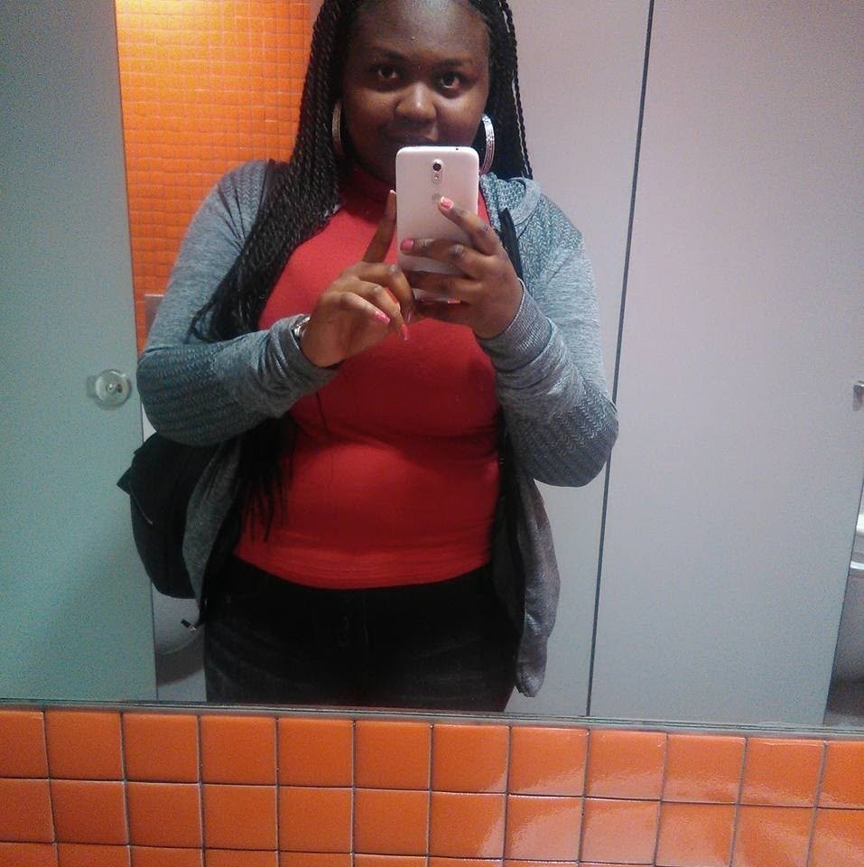 FlorecitaMara1's profile picture. Juste une afrocaribéenne qui décortique le monde depuis son monde et qui emmerde les fachos 🔥. #Fucklesfachos #BLACKANDPROUD #Darkandproud #BLM