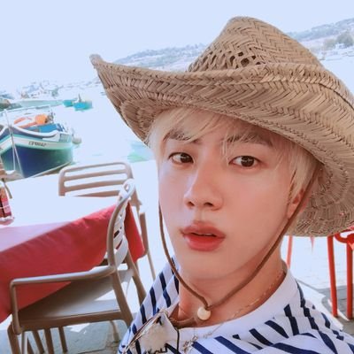 dSmbxFKOIFrr1ka's profile picture. BTS좋아하는 슙진홉준꾹이에요 뎀 빨리보고 반모환영이에요(내가좋아하는@BTS_twt)