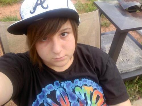 killerkort13's profile picture. ok things about me..umm im 16 years olf.im gay :) so hey ladies lol just playing.im in high school.i love art/anime/music/alot of things so yeah :p