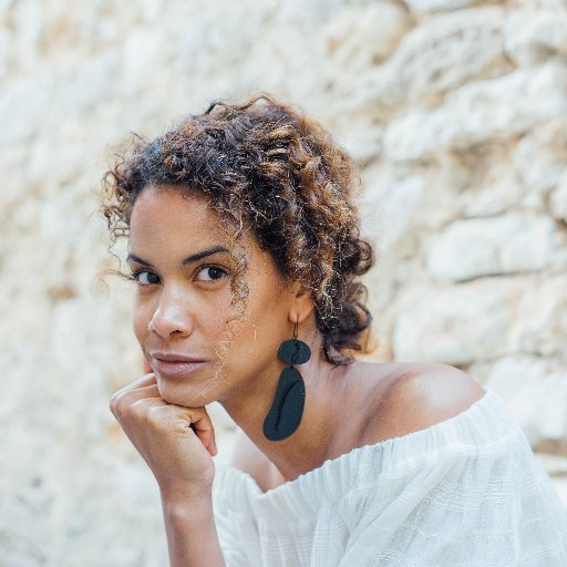 amandahundt's profile picture. Mama. Wife. PR/Comms at @HealthCatalyst. Views are my own.