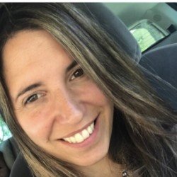 Hola ! Me encantan los eventos, la comunicación, los clientes ! Amo viajar, aprender y conocer gente !
Miro lo bueno de las cosas