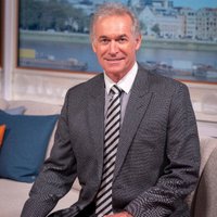 Dr. Hilary Jones MBE(@DrHilaryJones) 's Twitter Profileg