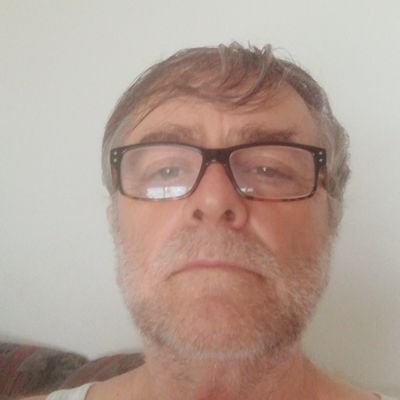 Vema sam imao tesk dijetinstvo. Moja biografija je vema pozitivna ali tesk sl ponodim da njom. Zivim zato sto sam pametan Noga imam.UZOKU IMETNOST SKOLSTVO ZDRA