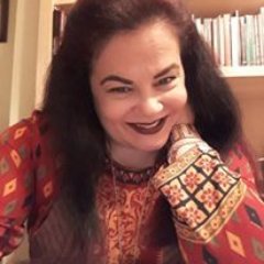 Advogada, escritora, professora e revisora de textos