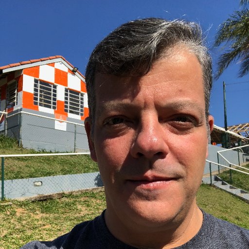 Empreendedor, early adopter de novas tecnologias e CTO na VOCS, uma empresa de produções audio visuais aliádas à tecnologia, com excelência no live streaming.