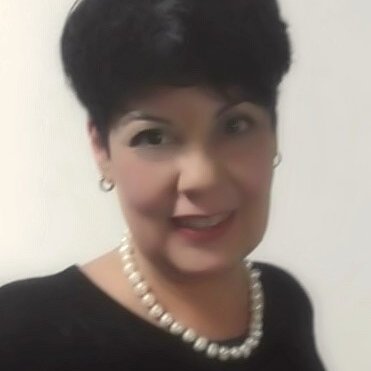 Editora de la primera publicación digital dedicada a la TV paraguaya. Soy feliz y estoy muy agradecida con Dios