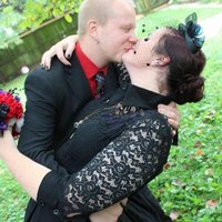 Catherine Kidd (@dinosyo) 's Twitter Profile