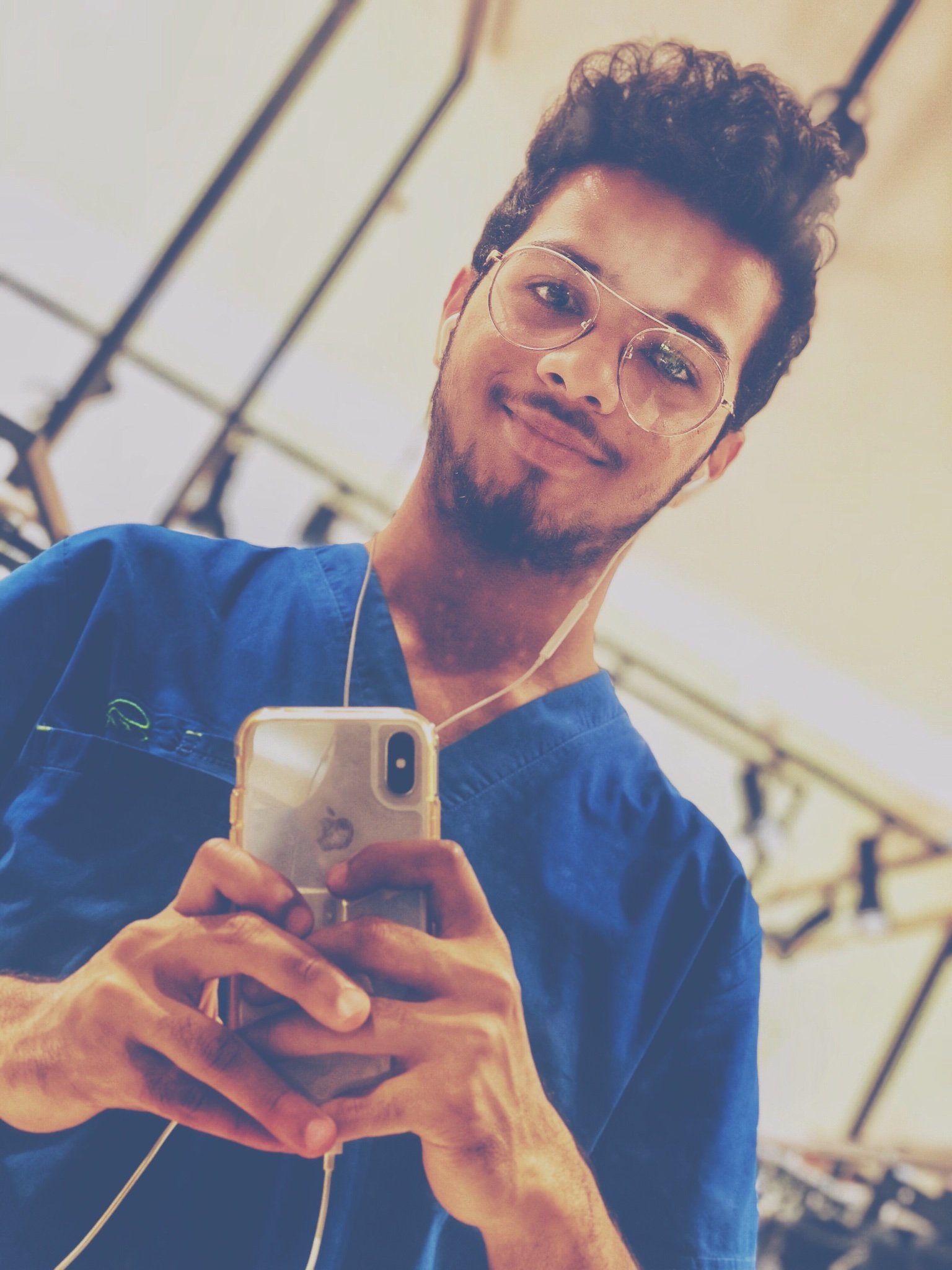 Medical Student 💊💉 at #KAU #MED15 🎬 أفلام ومسلسلات             ---Snapchat: abdullahaljuhni