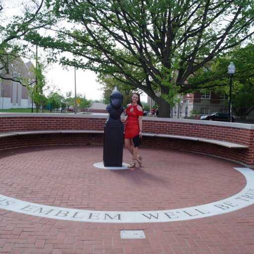 ISU alumn, former RA, currently working in the Alumni Center University Marketing & Communications. Go, you Redbirds! 🐦