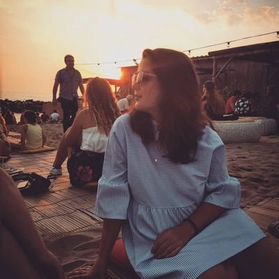 notenaugh_'s profile picture. 'femmina, come la vita' 🎀                                              || La personalità è la parte più bella del corpo ⚛️||