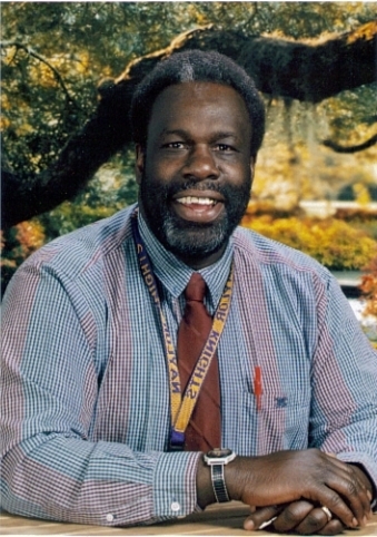 I am a Educator who writes for http://t.co/D5xnkuTT8v. My current writing topic is Working Dads sharing thoughts on how to better connect with their families.