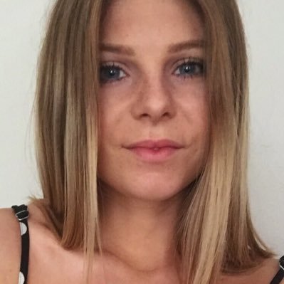 andreabetz1's profile picture. 📍Va Beach • Dog mom🐾