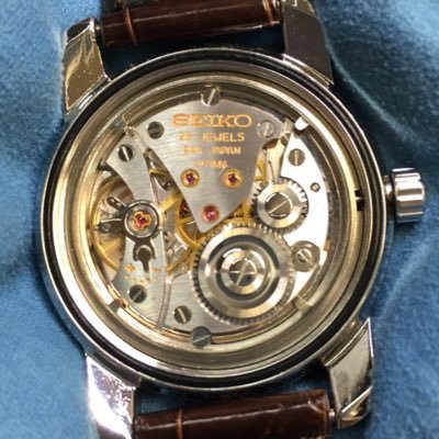 watch_arekore's profile picture. 腕時計のあれこれ公式ツイッターです。どうぞご贔屓下さいませ。 ツイキャスのラジオ配信に挑戦中