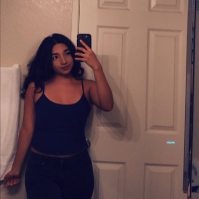 xxvkarinaa's profile picture. 