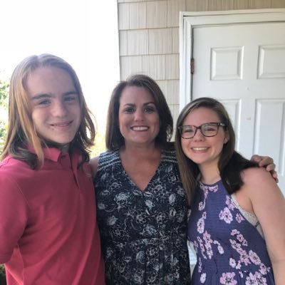 16th year teaching! Mom of two kids in addition to all my classroom kids. Fur mom to two dogs and a cat.  Finding my way back to school for the 4th degree.