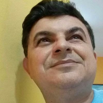 Antropólogo,Produtor Cultural, atua nas áreas de Gestão, Produção, Formação e Elaboração de Projetos Culturais.
