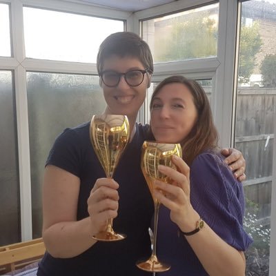 I love theatre, music, art and making stuff. Owner of a Mandolin called Mavis. Bookaholic, on Storygraph: https://t.co/t9w2UyQpII