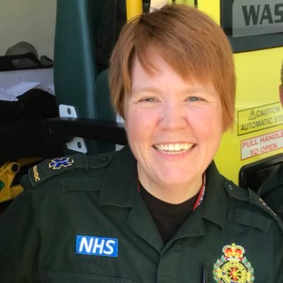 Paramedic working for SWAST, Sunny Soundwell. Loves a bit of emergency service humour! Testing photo skills in work for those sunrise/sunset shots 📸