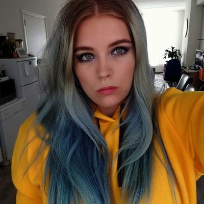 Debby On Twitter Tumblr Tumblrgirl Freckles Fashion
