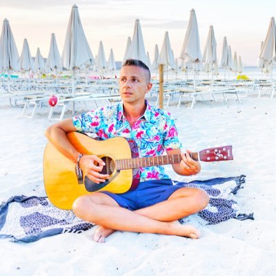 andreapetroni's profile picture. Fondatore del blog di viaggi @vologratis. Ogni tanto scrivo libri. #travelblogger #viaggi #turismo