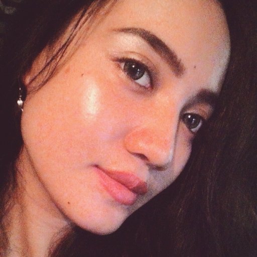 mutiaranasti_r's profile picture. 