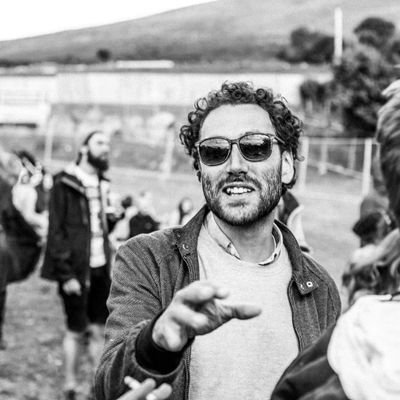 usefulidiocy's profile picture. the great skittish flake-off