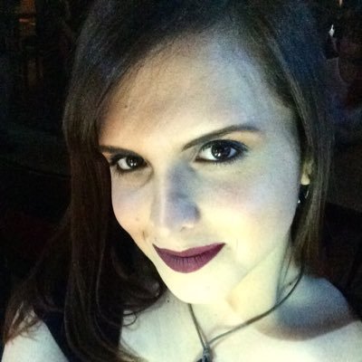 Periodista y politóloga venezolana. Bailaora de flamenco.  @Codhez