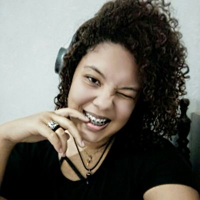 Felicidade é a única coisa que podemos dar sem possuir. (Voltaire) segue ae