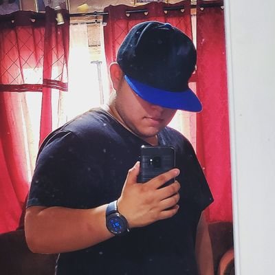 r25martinez's profile picture. 24