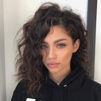 Khaleesi_wh0's profile picture. Art nerd. Music lover. Alien child. Cuban Masterpiece