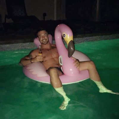 Shanerrr , Canadian Firefighter - A Guy who likes the simpler things in life - So much cooler online 😎 9/10 people would reccomend DallasCowboys 🙌 #WeDemBoyz